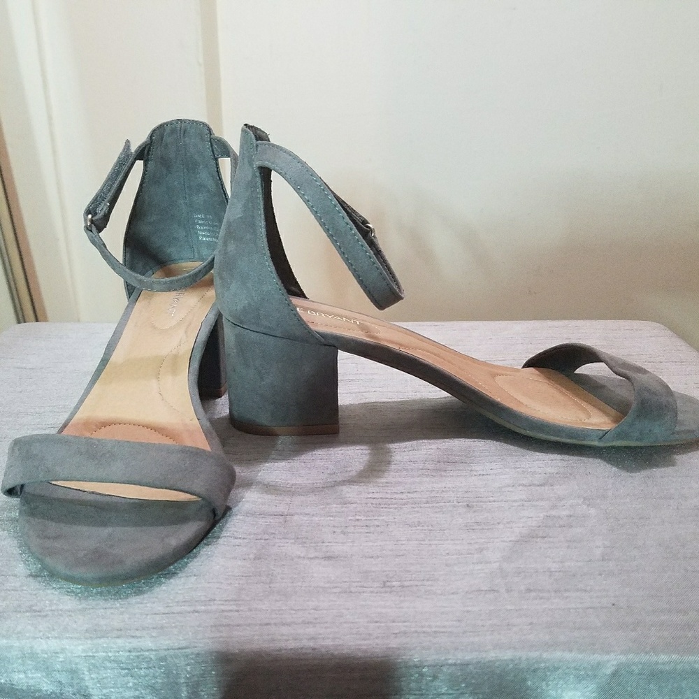 Lane Bryant Faux Suede Ankle Strap Shoe -11 Wide - Picture 6 of 6